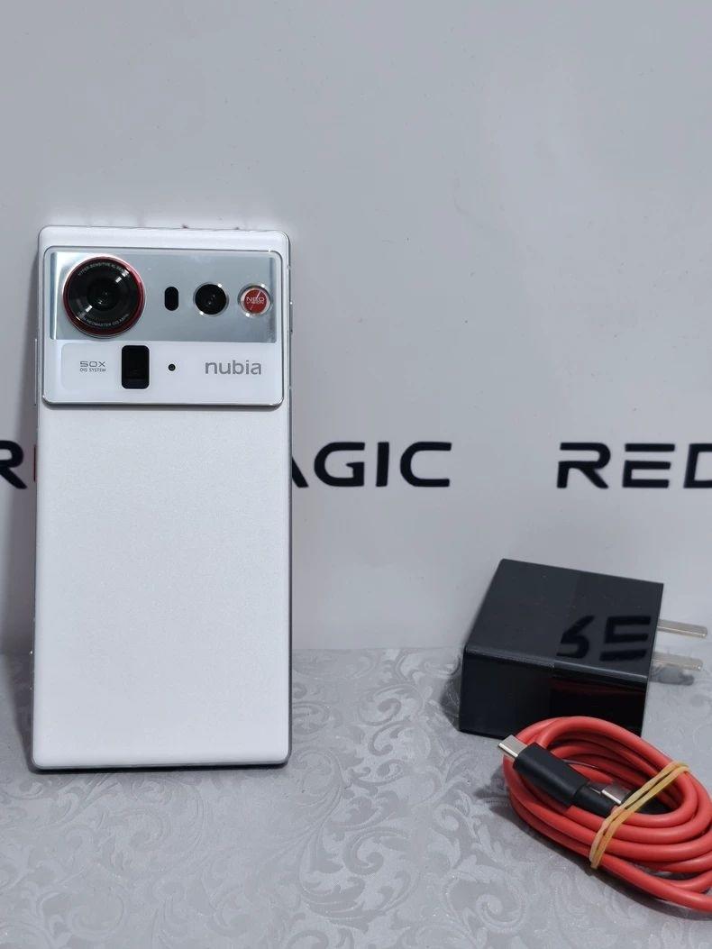 “最被低估”旗舰机,屏下相机+1/1.3大底+7200mAh,16GB+512GB比红米还便宜